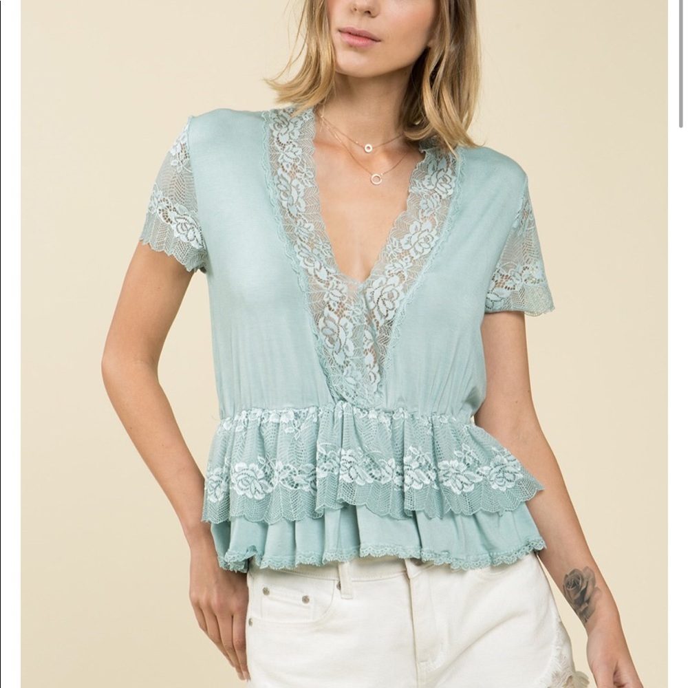 Emerald Peplum short sleeve lace detail top - Picture 2 of 7